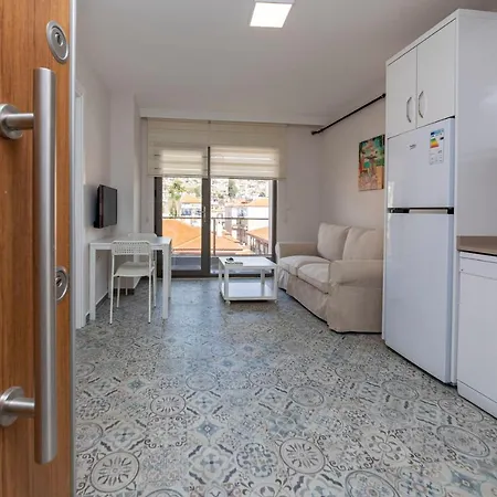 Convenient With Central Location In Appartement